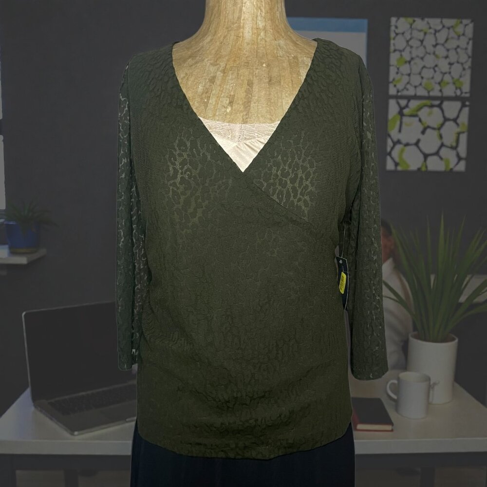 NEW Jones New York Woman 2X Green Textured Animal Print Blouse Office Top Modest
